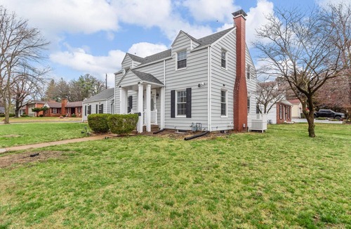 Belleville House | Elegant Estate 3 bedroom 2.5 Bath with bonus room