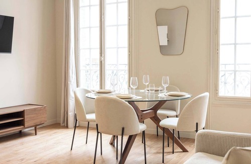 Le Pre-Saint-Gervais Apartment | Elegant, fully equipped, air-conditioned accommodation