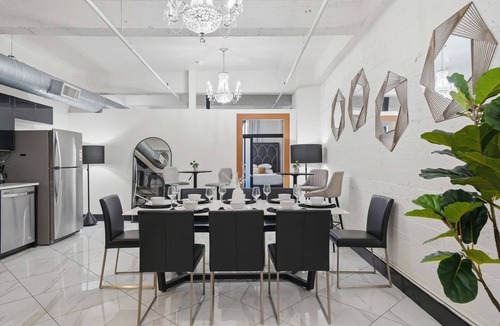 Gaslamp Quarter Apartment | Elegant Gaslamp Loft City Views & 99 Walk Score!