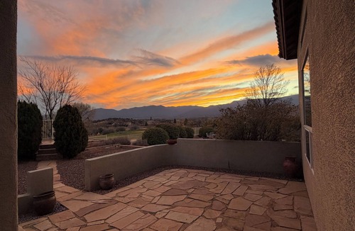Verde Santa Fe House | Elegant Gate Villa overlooking Golf Course & Mountains - Close To Sedona