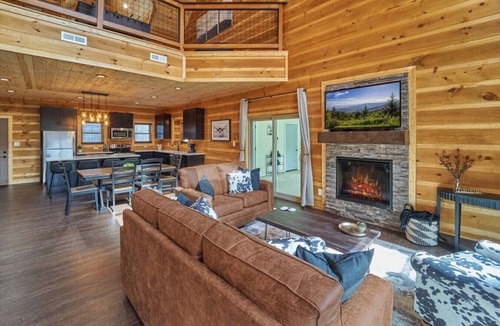 Wears Valley Cabin | Elegant Getaway - 4BR Cabin & Indoor Pool!