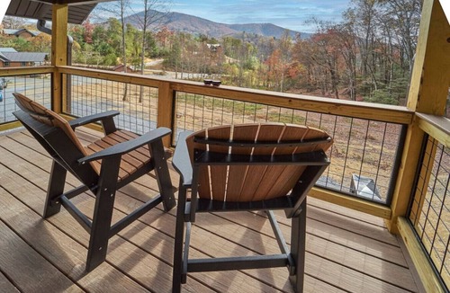 Wears Valley Cabin | Elegant Getaway - 4BR Cabin & Indoor Pool!