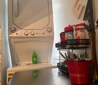 Covington Apartment | Elegant Guest Studio in Upscale Community