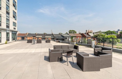 Beasley Apartment | Elegant Hamilton Apartments. GYM, BBQ