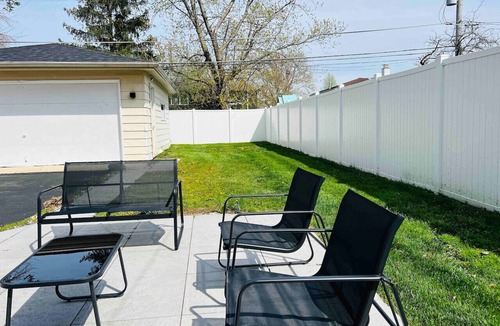 Elmhurst Apartment | Elegant Haven: 4BR/3BA Retreat
