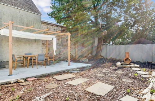 Bryn Mawr Apartment | Elegant Hideaway with Free Parking