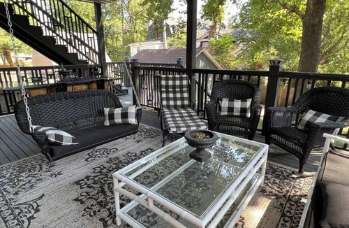 Central Hyde Park House | Elegant historic 6 BR home in key World Cup Location!