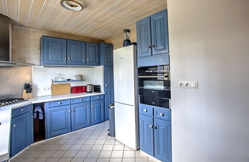 Sainte-Alvere Villa | Elegant Holiday Home in Truffle Village with Heated Pool, Zipline + Trampoline.