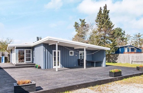 Lyngsbæk Strand House | Elegant Holiday Home in Ebeltoft with Sauna