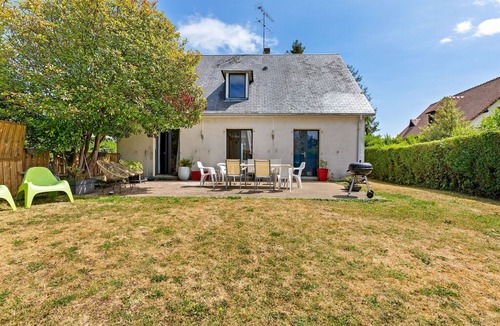 Touques House | Elegant Holiday Home in Touques with Fenced Garden