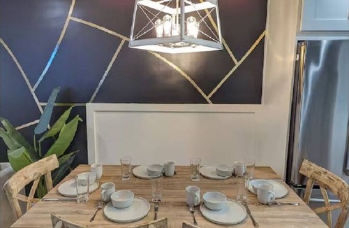 Potomac West House | Elegant Home 8 mins to Washington DC & Old Town!