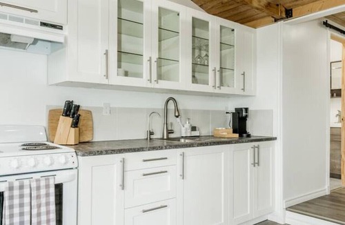Middleton Condo | Elegant home away from home - Valley View