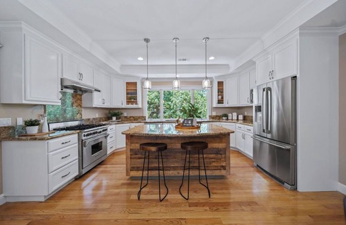 Stanley House | Elegant Home Near SF & Napa