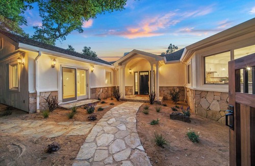 Stanley House | Elegant Home Near SF & Napa