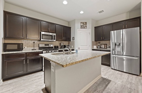 Round Rock Apartment | Elegant Home with Cozy Vibes