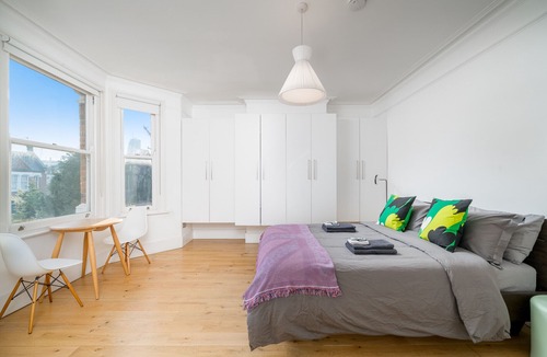 North Kensington House | Elegant house w/ patio & parking