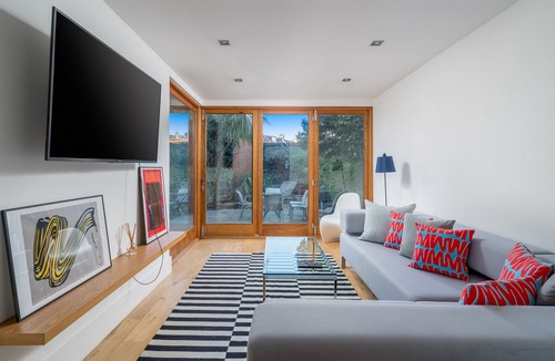 North Kensington House | Elegant house w/ patio & parking