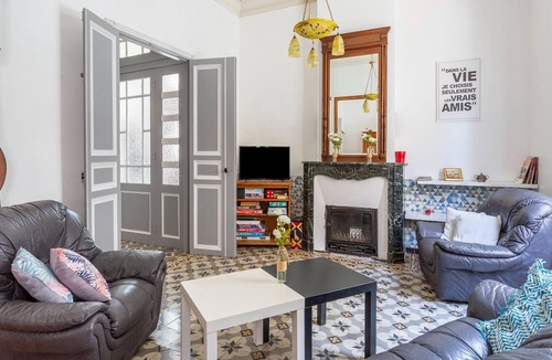Roquebrun House | Elegant house with terrace, by the river