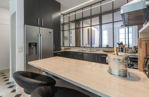 Saint-Gervais Apartment | Elegant Île Saint-Louis Apartment Near Notre Dame and the Seine