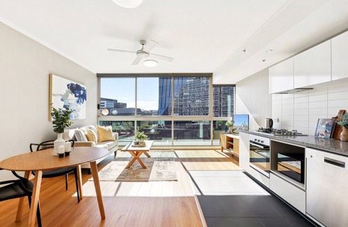 Fortitude Valley Apartment | Elegant Inner-City 1-Bed with Rooftop Dining