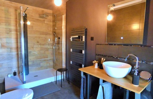Janville Bed & Breakfast | Elegant Japanese Room in Scenic Beauce