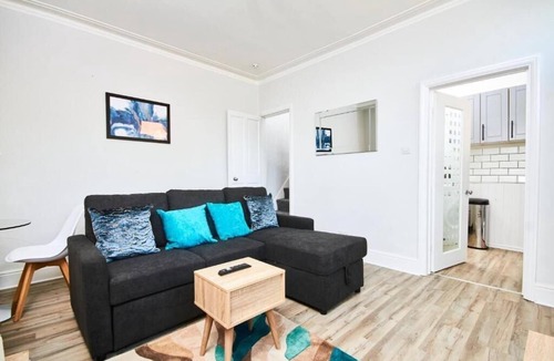 Leeds House | Elegant Leeds City Centre - Parking