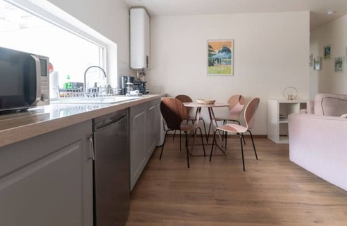 Champ-Capelet Apartment | Elegant loft with interior patio, free parking