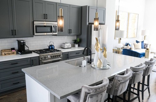South Central Houston House | Elegant Lux Townhome. 3BD, 3.5BTH. DOWNTOWN HTX