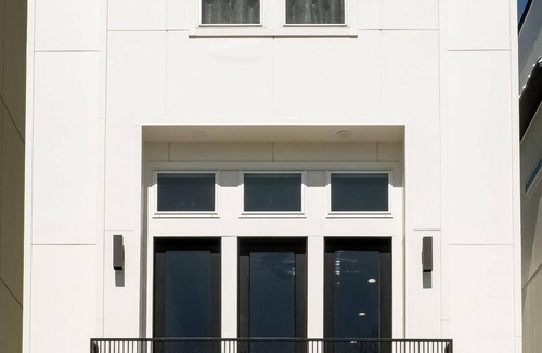 South Central Houston House | Elegant Lux Townhome. 3BD, 3.5BTH. DOWNTOWN HTX
