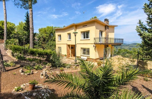 Santa Maria de l'Avall Villa | Elegant Mountain Villa just 30km to Barcelona