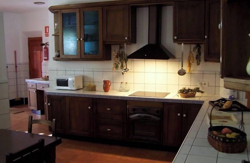 Pozo-Lorente Cottage | Elegant Manor House near Alcalá del Jucar with Piano.