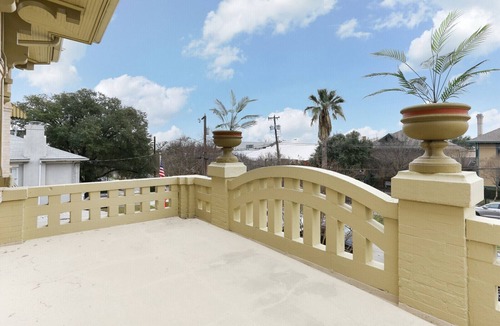 Midtown House | Elegant Manor! Largest Downtown BNB: 22beds!