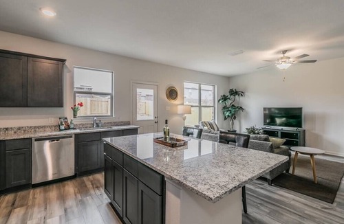 Seagoville House | Elegant Modern 3BR New Built Retreat for Fam&Group