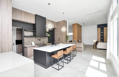 Uptown House | Elegant Modern Home : Pool Oasis : Close to The Galleria