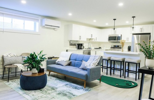 Riverview Apartment | Elegant Modern Loft in Prestigious Fairways