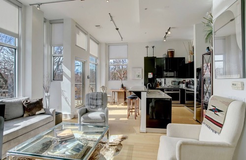 Woodland Heights Condo | Elegant, Modern, near Downtown Condo