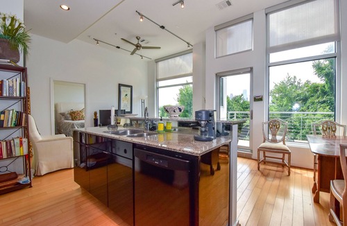 Woodland Heights Condo | Elegant, Modern, near Downtown Condo