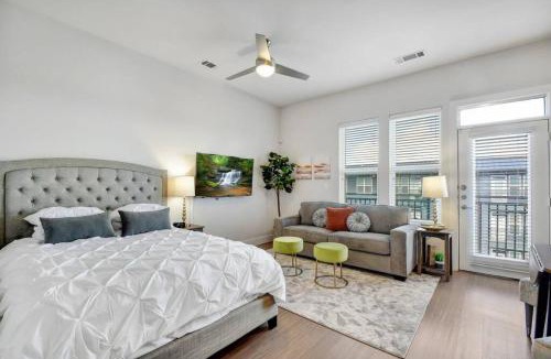 King William Apartment | Elegant Modern Studio mins from Riverwalk