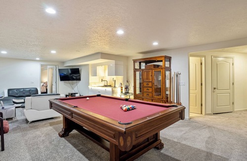 Cottonwood Heights House | Elegant Mountain Escape Minutes to Skiing and Downtown-Monthly %35 Off