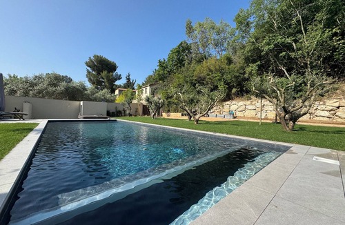 Nord Apartment | Elegant new 250 m² duplex with garden, swimming pool and spa, a stone's throw from the center of town