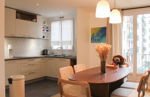 Levallois-Perret Apartment | Elegant new apartment with balconies
