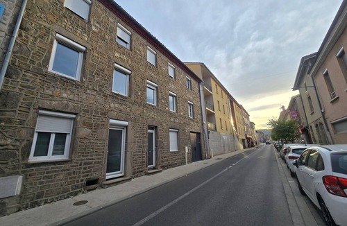Montbrison Apartment | Elegant new apartment just a stone's throw from the market