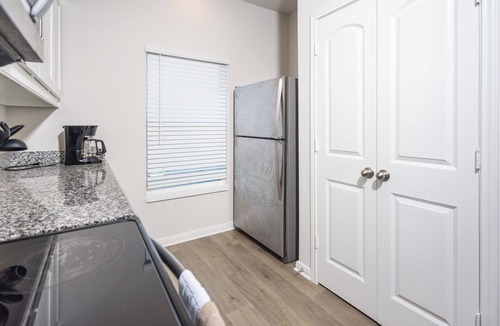 Dallas House | Elegant New Build Home - 15min from Downtown