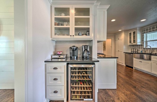 Oklahoma City House | Elegant NW Oklahoma City Home w/Spacious Yard