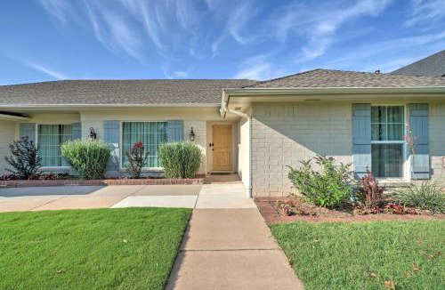 Oklahoma City House | Elegant NW Oklahoma City Home w/Spacious Yard