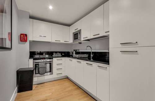 Queenhithe Apartment | Elegant One Bedroom Apt in London City near St. Paul's Blackfriars by MySquare