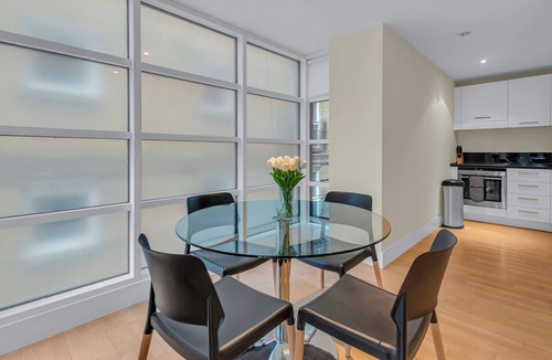 Queenhithe Apartment | Elegant One Bedroom Apt in London City near St. Paul's Blackfriars by MySquare