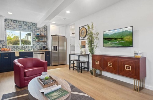 South Redlands House | Elegant Paradise in Coveted Community!