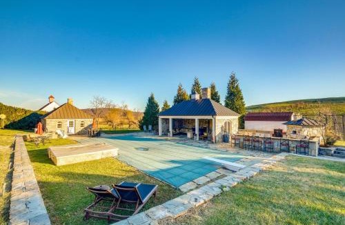 Paris Villa | Elegant Paris Manor w/Private Pool!