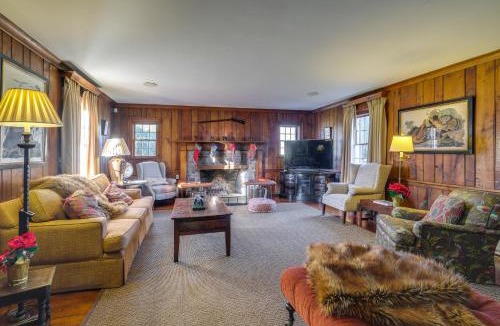 Paris Villa | Elegant Paris Manor w/Private Pool!